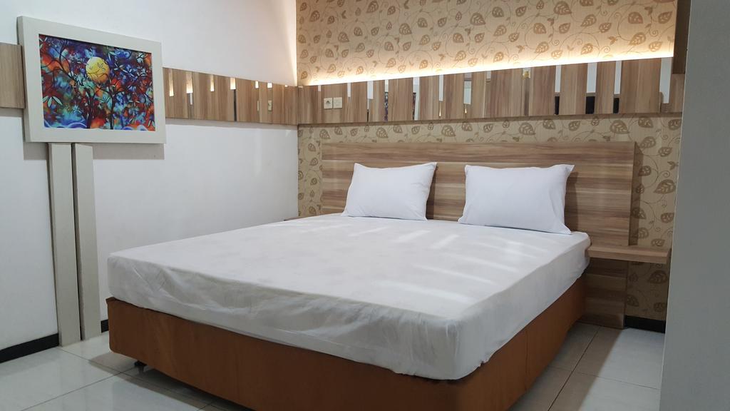 Omah Seroja Hotel Semarang Ngoại thất bức ảnh